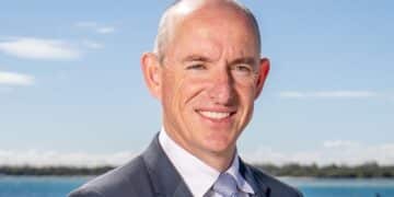 Stuart Robert says advice industry ‘couldn't get itself together’ on education standards